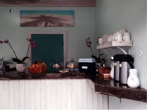 thumbnail: Breakfast area