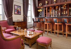 thumbnail: Bar (on property)