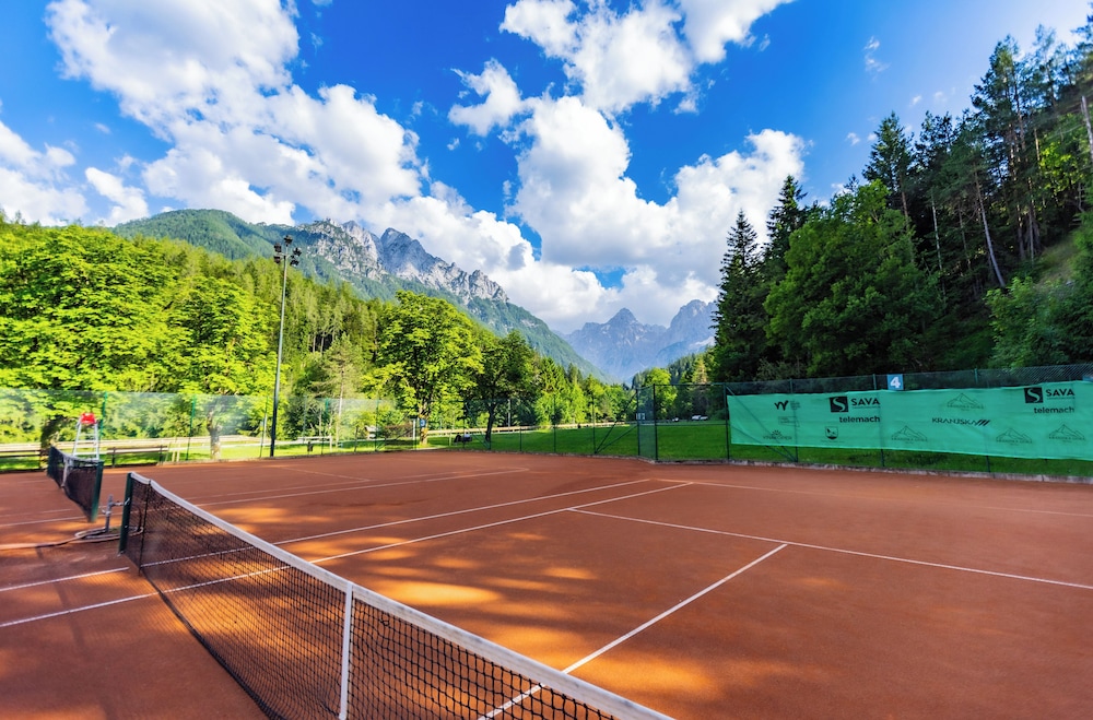 Tennis court