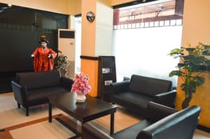 thumbnail: Lobby sitting area