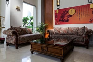 thumbnail: Lobby sitting area