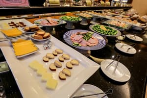 thumbnail: Breakfast area