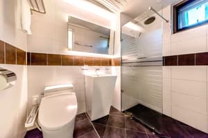thumbnail: Bathroom shower