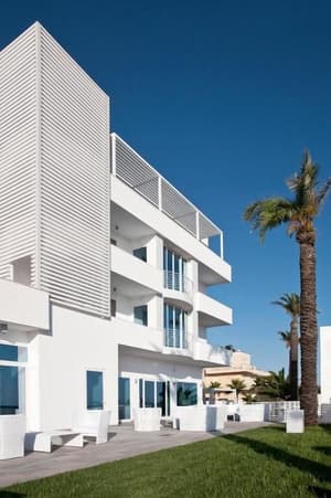 thumbnail: Exterior