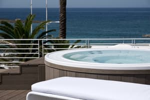 thumbnail: Outdoor spa tub