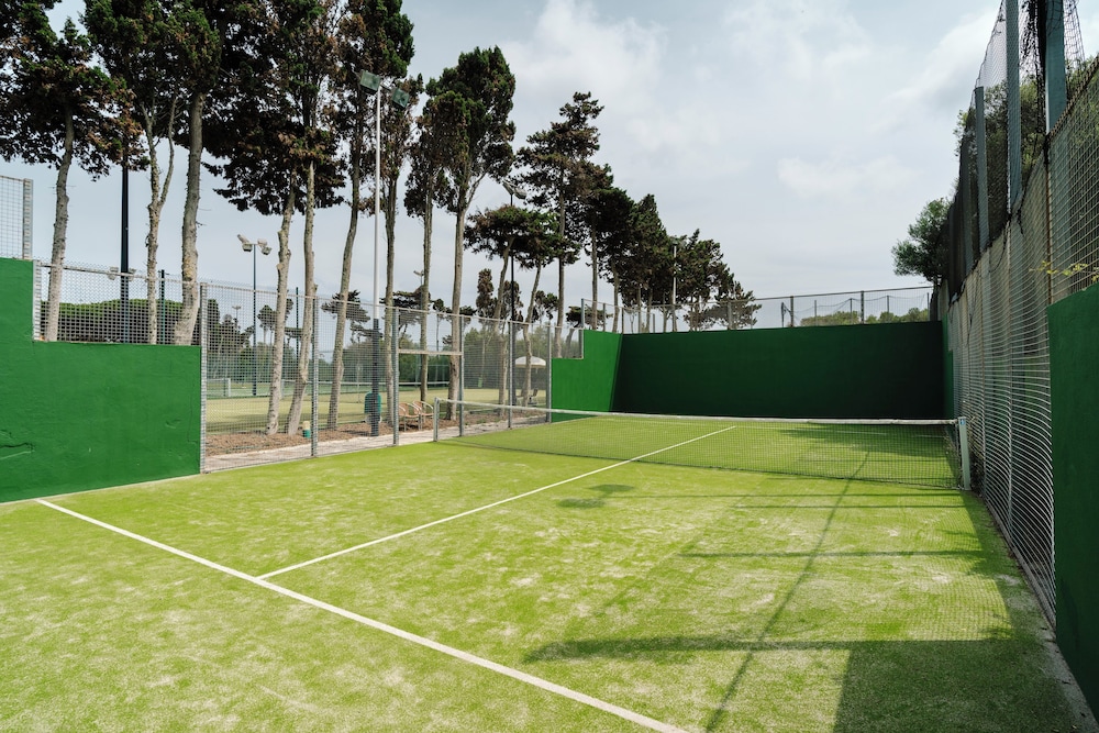Tennis court