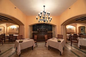 thumbnail: Restaurant