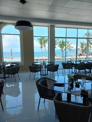 thumbnail: Restaurant
