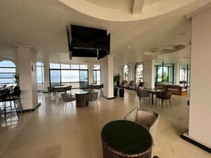 thumbnail: Interior entrance