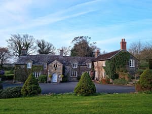 thumbnail: Front of property