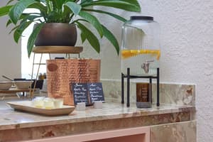 thumbnail: Breakfast area