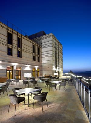 thumbnail: Outdoor dining