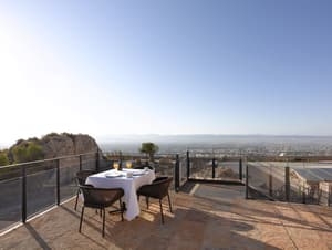 thumbnail: Outdoor dining