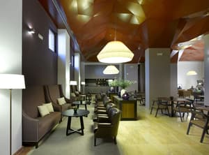 thumbnail: Bar (on property)