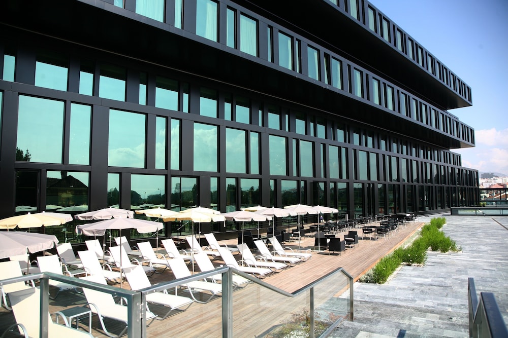 Sundeck