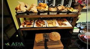 thumbnail: Breakfast area