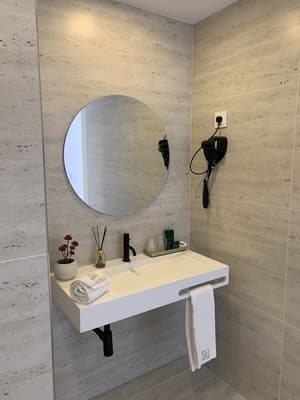 thumbnail: Bathroom