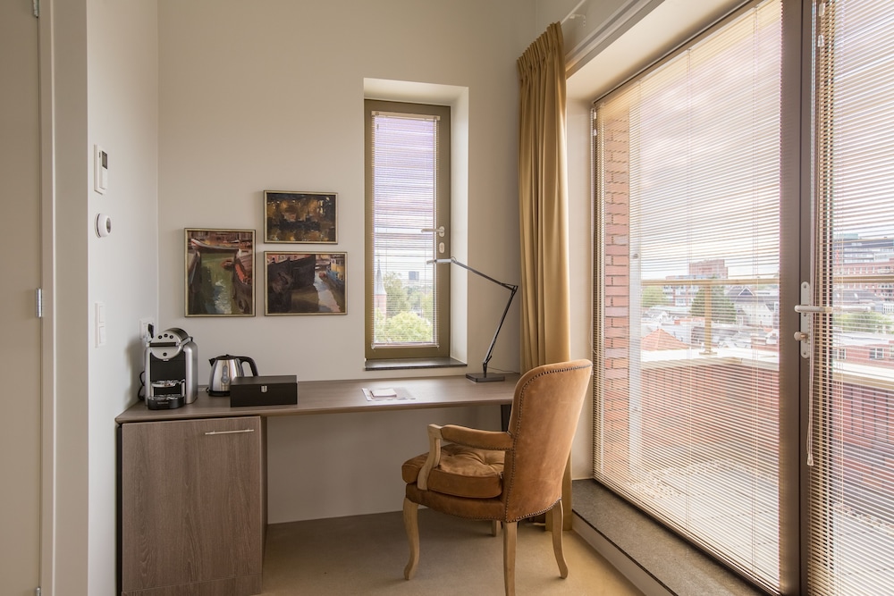 In-room business center