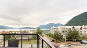 thumbnail: Balcony