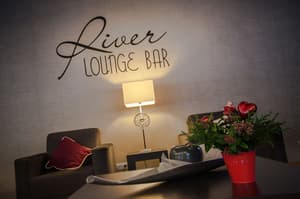 thumbnail: Bar (on property)