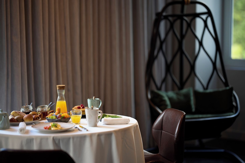 In-room dining