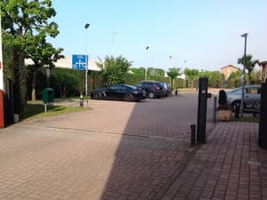 thumbnail: Parking