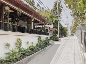 thumbnail: Front of property