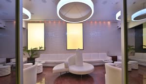 thumbnail: Lobby sitting area