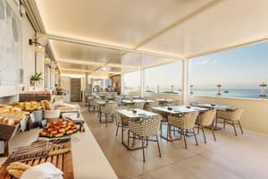 thumbnail: Breakfast area
