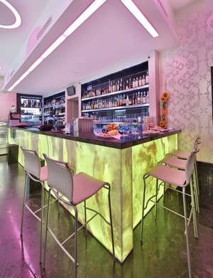 thumbnail: Bar (on property)