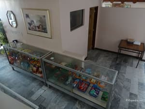 thumbnail: Snack bar