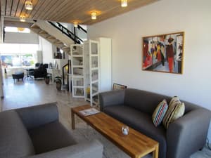 thumbnail: Lobby sitting area