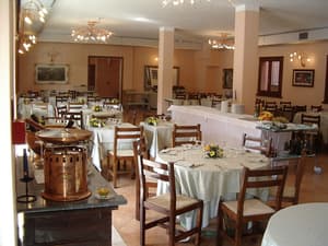 thumbnail: Restaurant