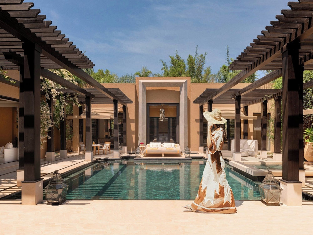 Private pool