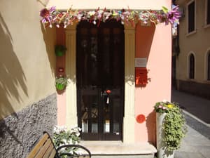 thumbnail: Property entrance