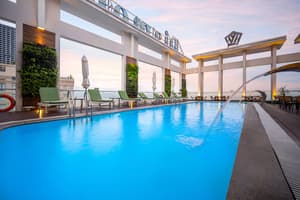 thumbnail: Rooftop pool