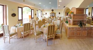 thumbnail: Restaurant