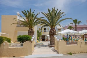thumbnail: Front of property