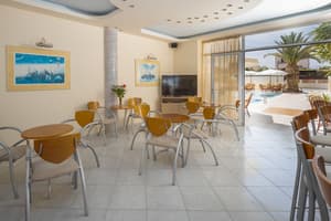 thumbnail: Bar (on property)