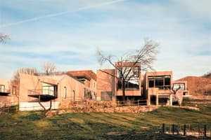 thumbnail: Exterior