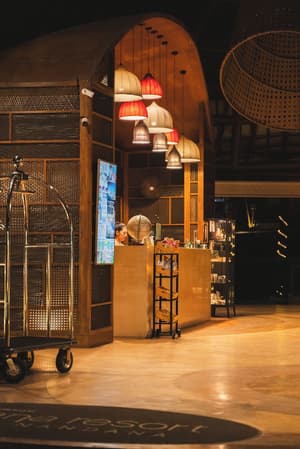 thumbnail: Restaurant