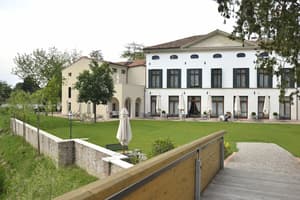thumbnail: Exterior