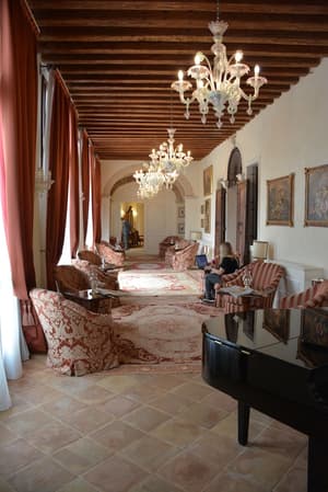 thumbnail: Lobby sitting area