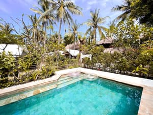 thumbnail: Pool