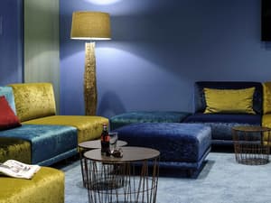 thumbnail: Bar (on property)