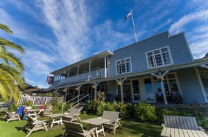 thumbnail: Outdoor dining
