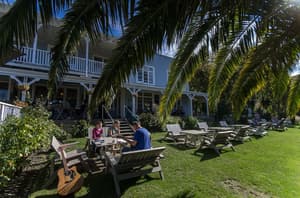 thumbnail: Outdoor dining