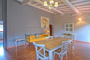 thumbnail: In-room dining