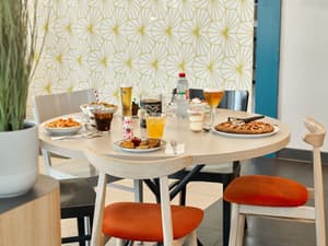 thumbnail: Restaurant