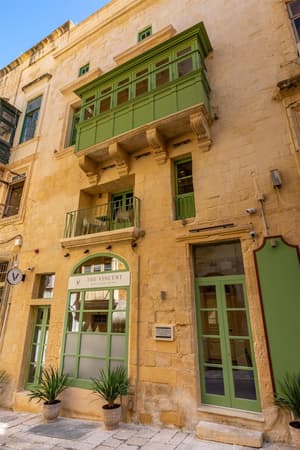 thumbnail: Exterior